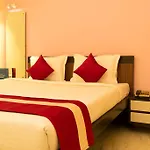 Golden Plaza Guest House